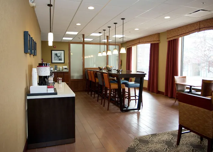 Hotel Hampton 3*