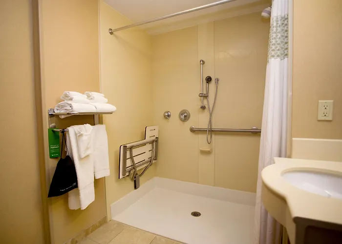 Hotel Hampton 3*