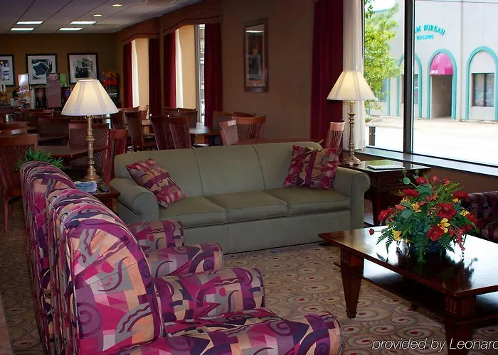 Hotel Hampton 3*